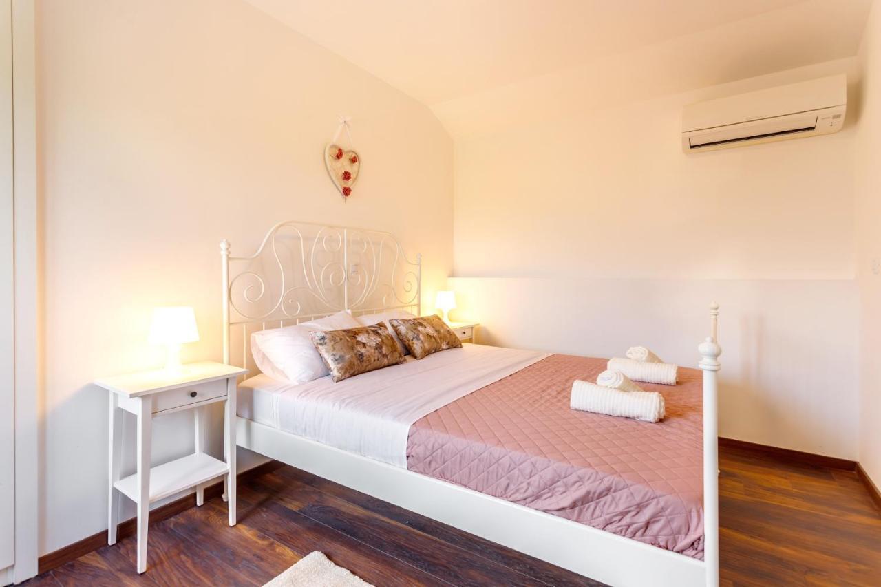 Casa Di Oliva-House With Heated Pool & Jacuzzi In Trilj, Croatia Villa Екстериор снимка