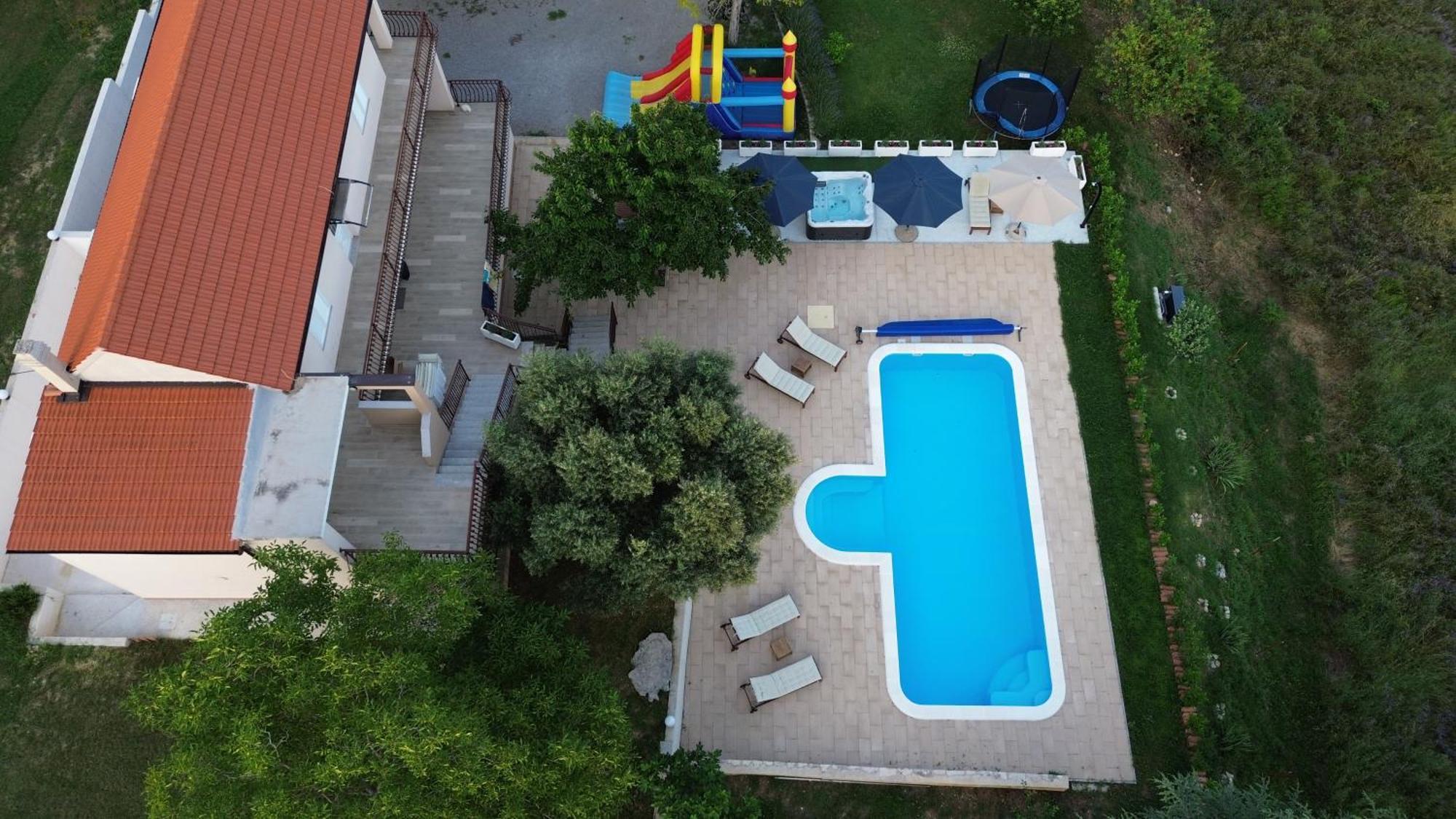 Casa Di Oliva-House With Heated Pool & Jacuzzi In Trilj, Croatia Villa Екстериор снимка